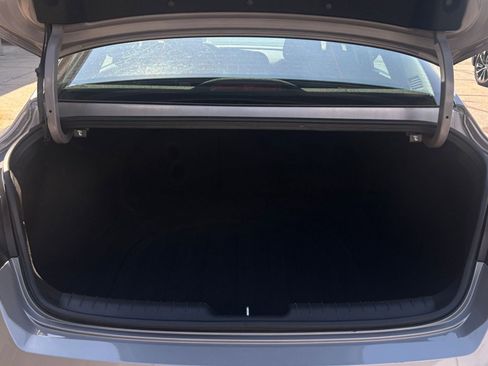 Used 2025 Hyundai Elantra SEL FWD image 38