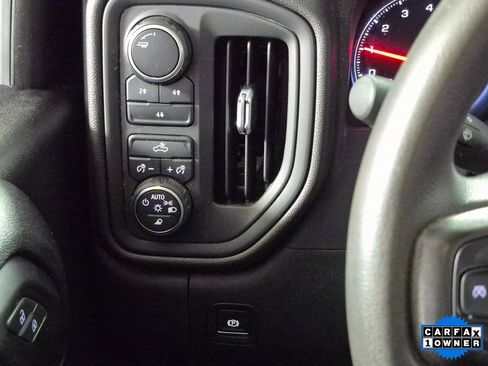 Used 2021 Chevrolet Silverado 2500 Custom w/ Custom Value Package image 16