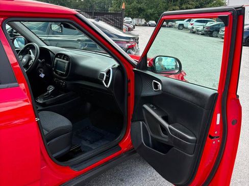 Used 2021 Kia Soul S FWD image 16