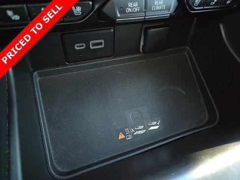 Used 2023 GMC Yukon SLT image 21