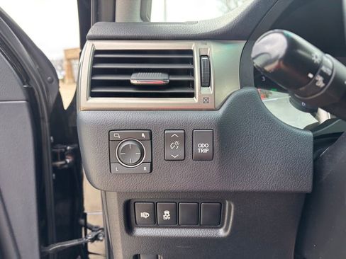 Used 2017 Lexus GX 460 Premium image 22