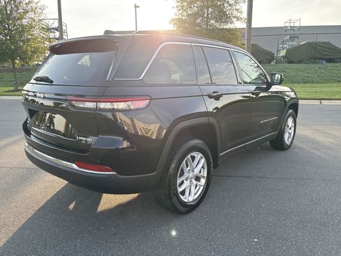 Used 2024 Jeep Grand Cherokee Laredo X w/ Luxury Tech Group I AWD/4WD image 9