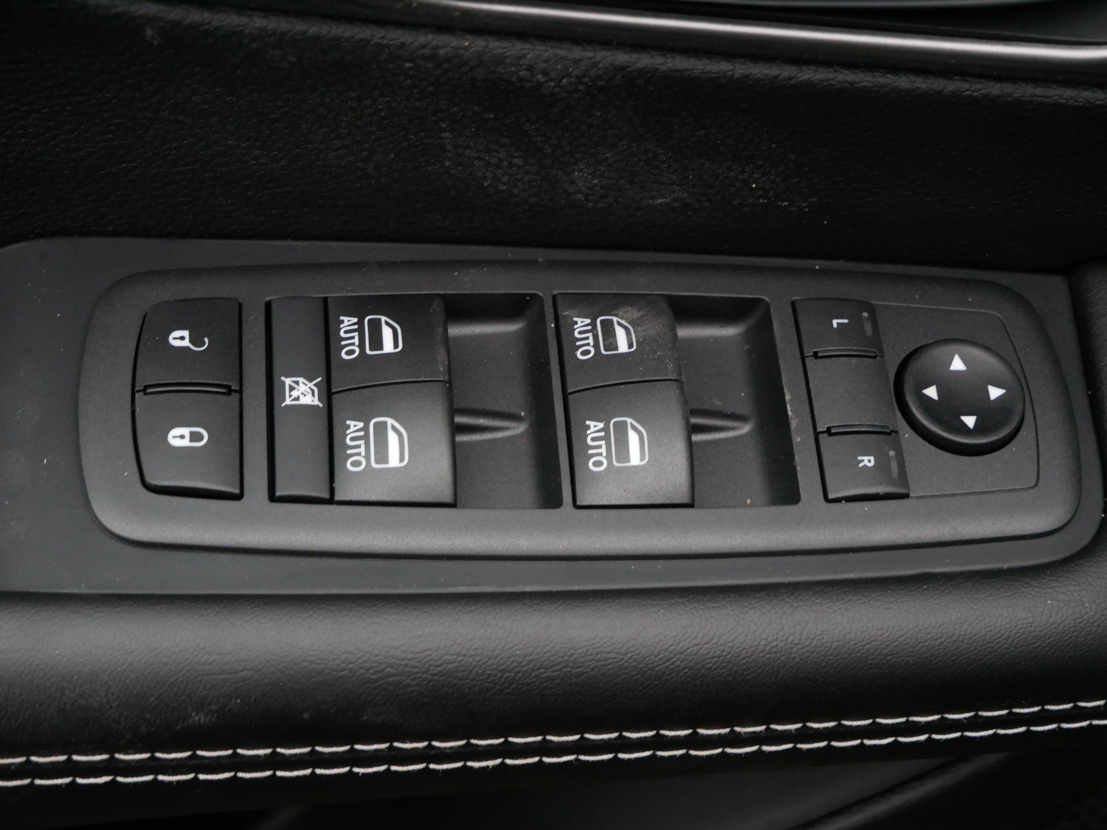 New 2026 Chrysler Pacifica Select w/ S Appearance Package AWD/4WD image 13