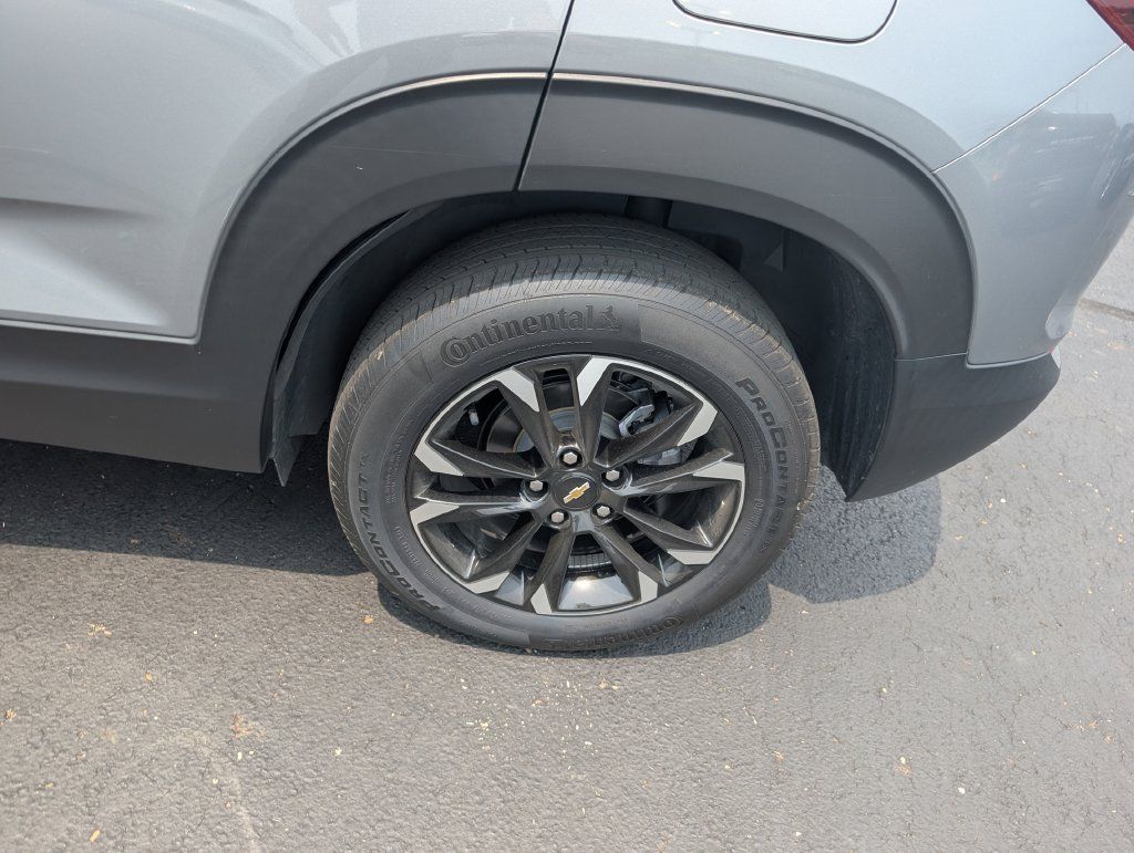 Used 2023 Chevrolet TrailBlazer LT w/ Convenience Package FWD image 23