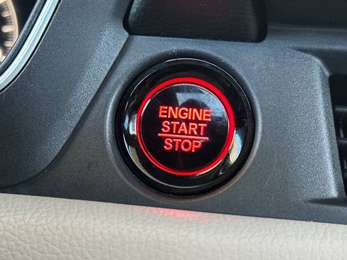 Certified 2025 Honda Pilot Touring image 21