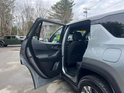 Certified 2025 Chevrolet Equinox LT w/ Safety and Technology Package AWD/4WD image 32