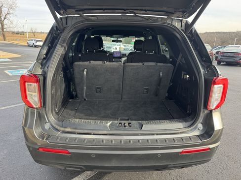 Used 2020 Ford Explorer XLT w/ Comfort Package image 5