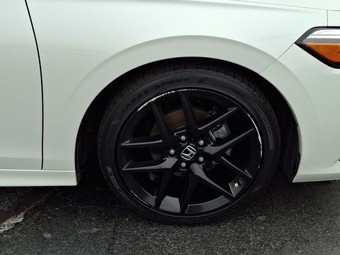 Used 2023 Honda Civic Sport image 8