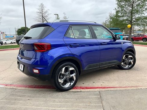 Used 2025 Hyundai Venue SEL image 6