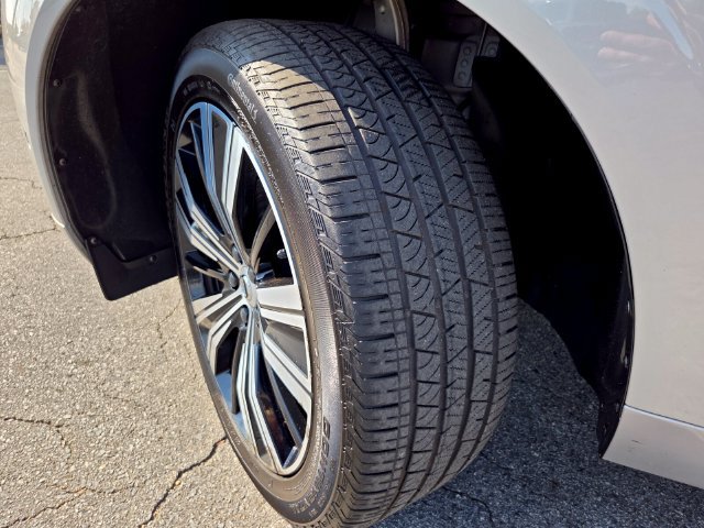 Certified 2023 Volvo XC60 B5 Ultimate FWD image 29