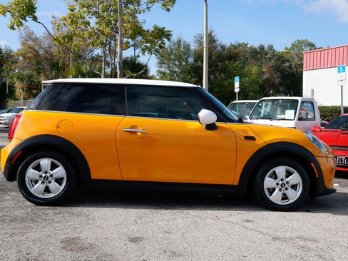 Used 2015 MINI Cooper 2-Door Hardtop image 18