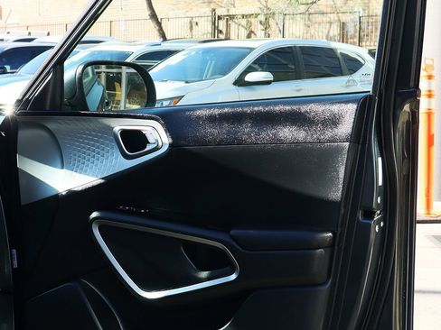 Used 2024 Kia Soul LX w/ Option Group 015 image 32