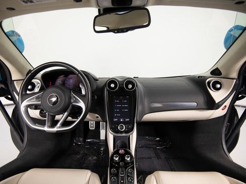 Used 2023 McLaren GT image 28