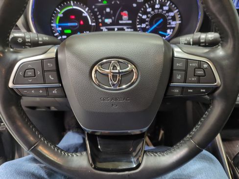 Used 2021 Toyota Highlander Platinum AWD/4WD image 24