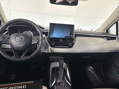 Used 2021 Toyota Corolla LE image 22