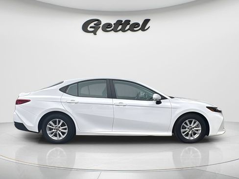 Used 2025 Toyota Camry LE FWD image 4