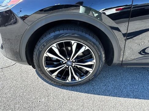 Certified 2021 Ford Escape SE w/ SE Sport Appearance Package image 9