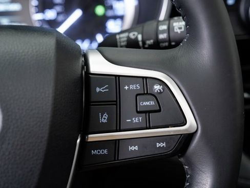 Used 2023 Toyota Highlander XSE image 14