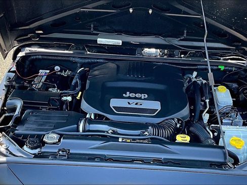 Used 2017 Jeep Wrangler Unlimited Sport AWD/4WD image 31