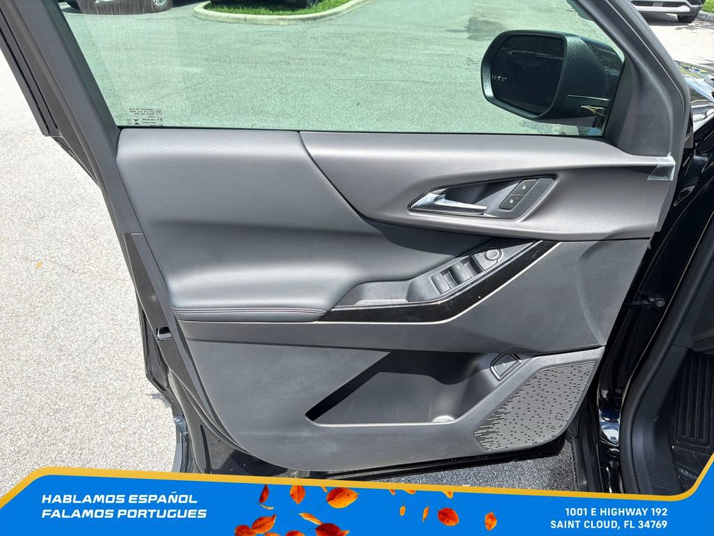New 2027 Chevrolet Equinox LT w/ Convenience Package II FWD image 12