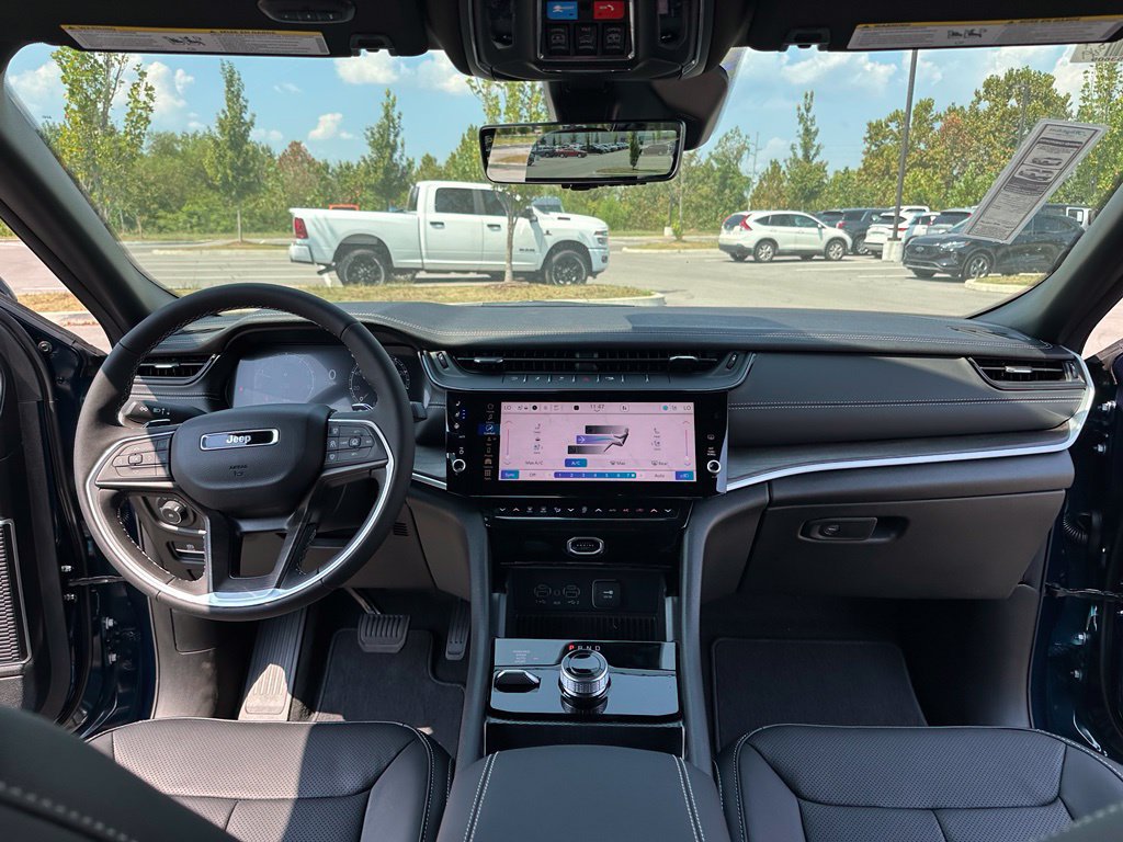 New 2027 Jeep Grand Cherokee Limited AWD/4WD image 26