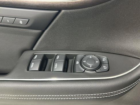 Used 2023 Buick Envision Avenir image 18