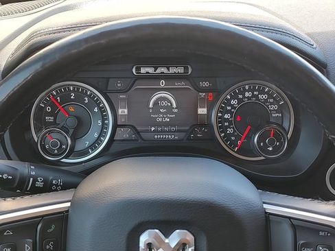 Used 2019 RAM 1500 Laramie AWD/4WD image 12