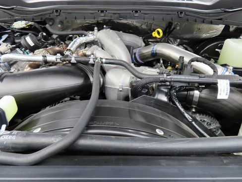 Used 2025 Ford F250 Platinum w/ FX4 Off-Road Package image 35