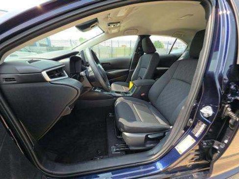Used 2025 Toyota Corolla LE FWD image 6
