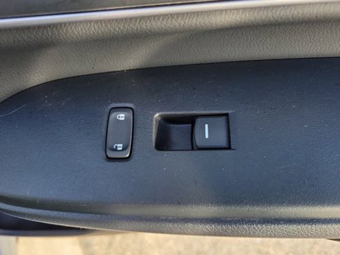 Used 2017 Honda CR-V Touring image 9