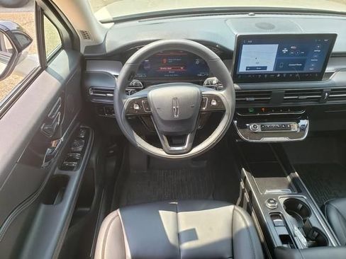 Used 2024 Lincoln Corsair AWD image 17