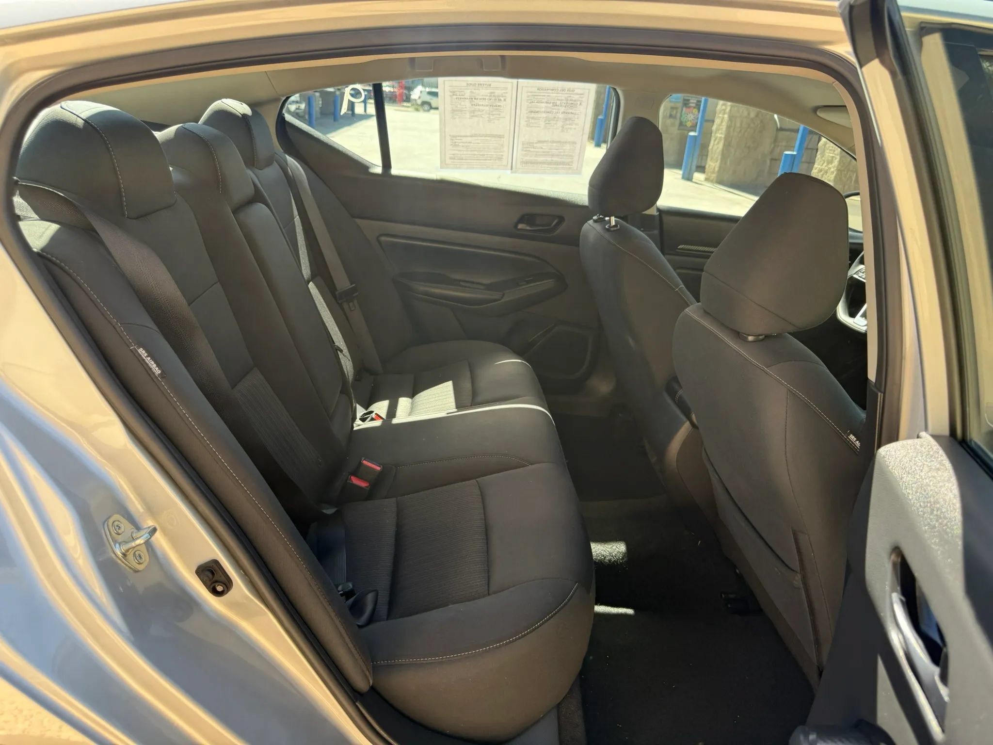 Used 2024 Nissan Altima 2.5 SV FWD image 9