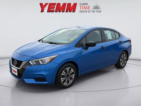 Used 2022 Nissan Versa S image 3