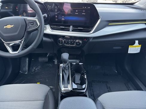 New 2026 Chevrolet Trax LT w/ Driver Confidence Package image 2