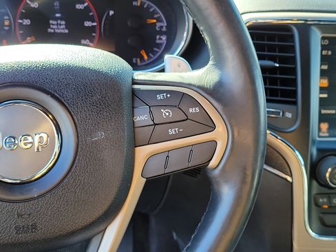 Used 2015 Jeep Grand Cherokee Limited image 24