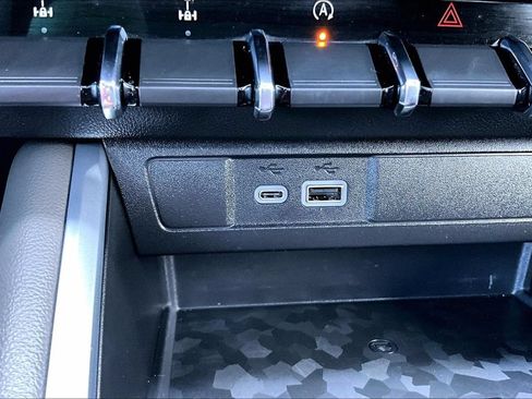 Used 2024 Chevrolet Colorado ZR2 w/ ZR2 Convenience Package III AWD/4WD image 17