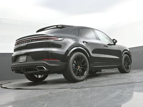 Used 2026 Porsche Cayenne Coupe AWD/4WD image 35