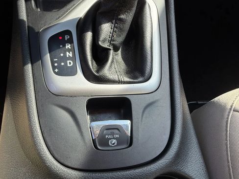 Used 2017 Jeep Cherokee Sport image 21