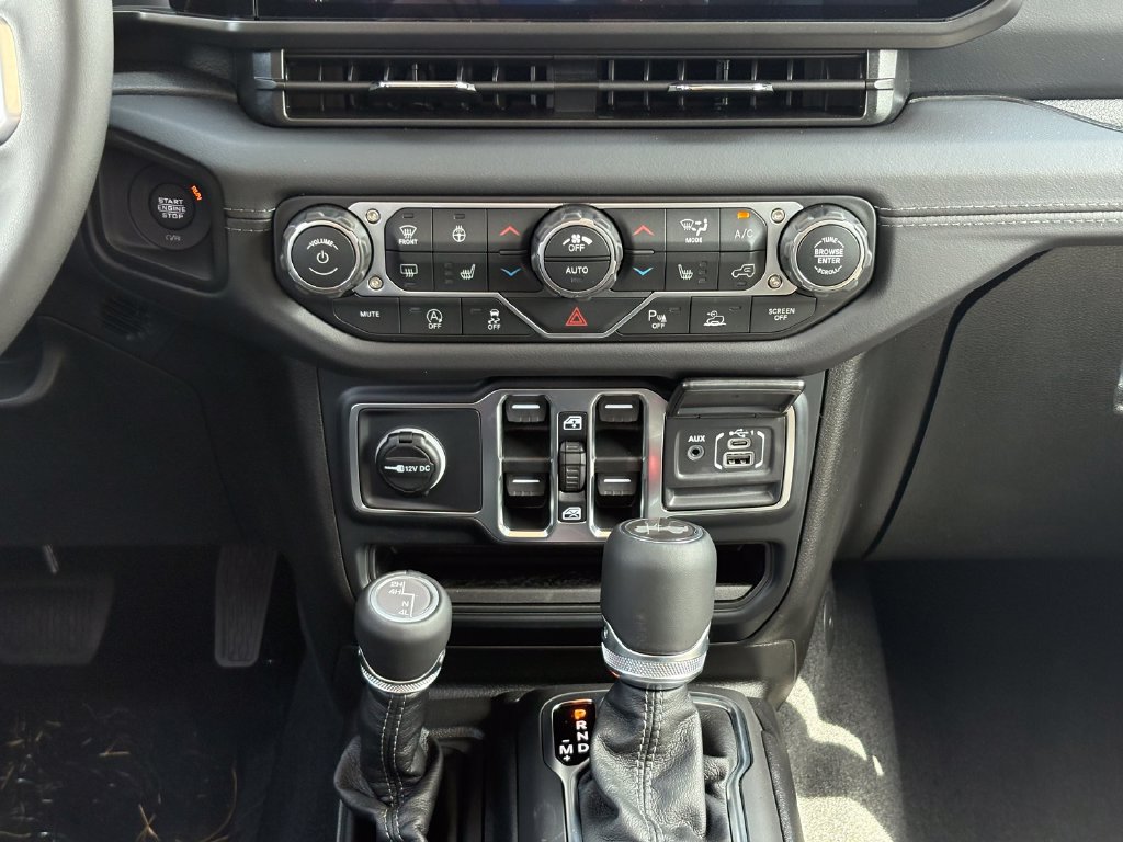New 2026 Jeep Wrangler Unlimited Sahara AWD/4WD image 19