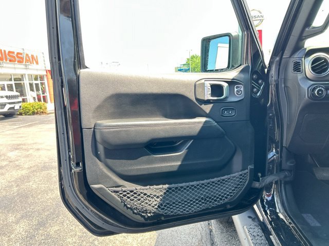 Used 2020 Jeep Wrangler Unlimited Sahara AWD/4WD image 26