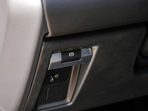 New 2026 Land Rover Defender 110 X-Dynamic SE AWD/4WD image 32