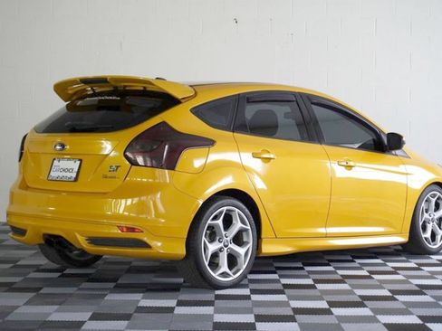 Used 2013 Ford Focus ST FWD image 5