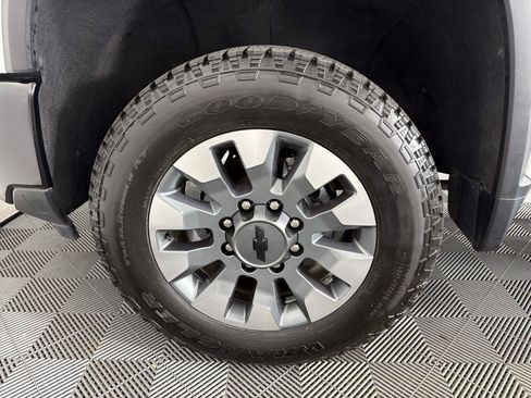 Certified 2024 Chevrolet Silverado 2500 Custom w/ Custom Value Package AWD/4WD image 9
