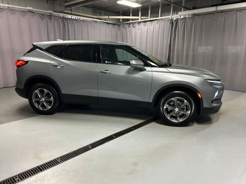 Used 2025 Chevrolet Blazer LT FWD image 8