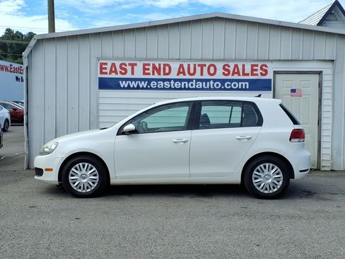 Used 2012 Volkswagen Golf 4-Door FWD image 2