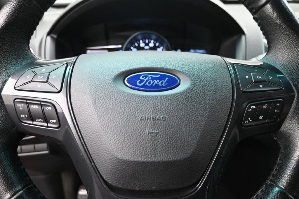 Used 2016 Ford Explorer XLT w/ Equipment Group 202A FWD image 19