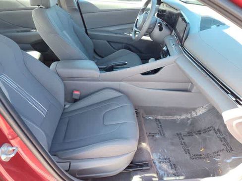 Used 2024 Hyundai Elantra SEL image 19