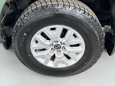 Used 2022 Nissan Frontier SV w/ Technology Package image 28