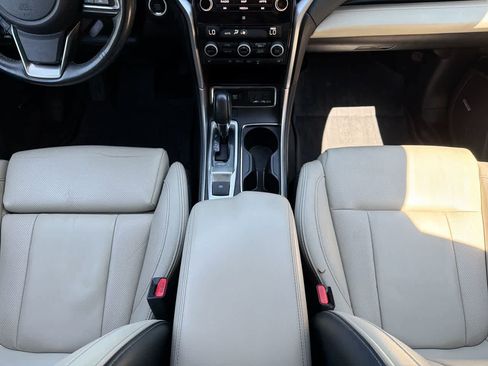 Used 2019 Subaru Ascent Limited AWD/4WD image 32