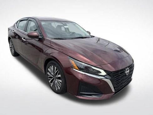 Used 2023 Nissan Altima 2.5 SV FWD image 7